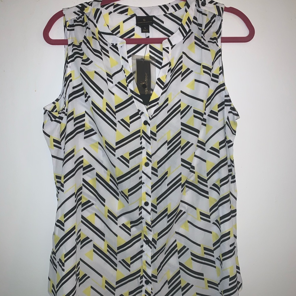 NWT Sleeveless blouse